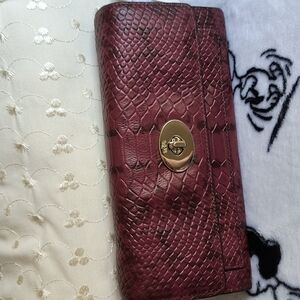 Coach Signature exotic snake skin  hand purse 👛 new with tag